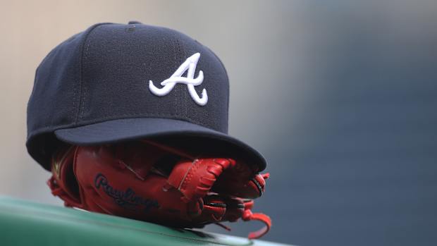 braves hat